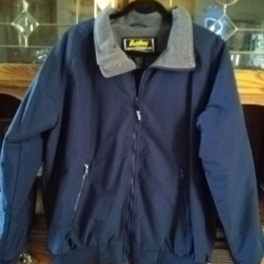 Genuine Eastbay Sherpa Windbreaker Sz M